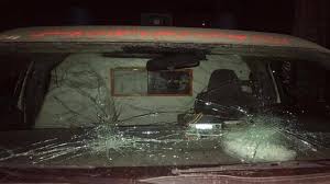 عاملان سنگ پرانی به خودرو ها در آزادشهر دستگیر شدند