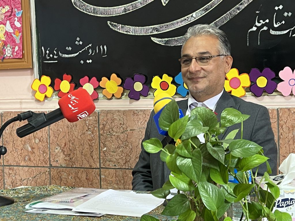 ثبت نام دانش آموزان روستایی در مدارس شهری ممنوع است