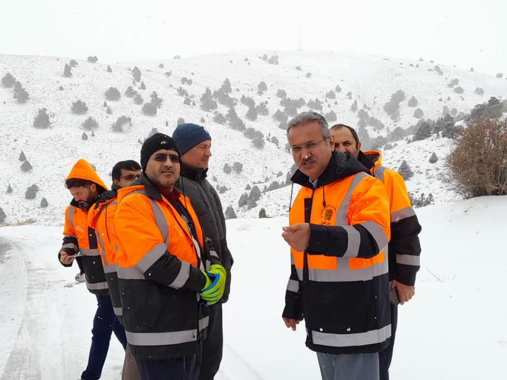 اجرای راهداری زمستانی در محورهای کوهستانی گلستان