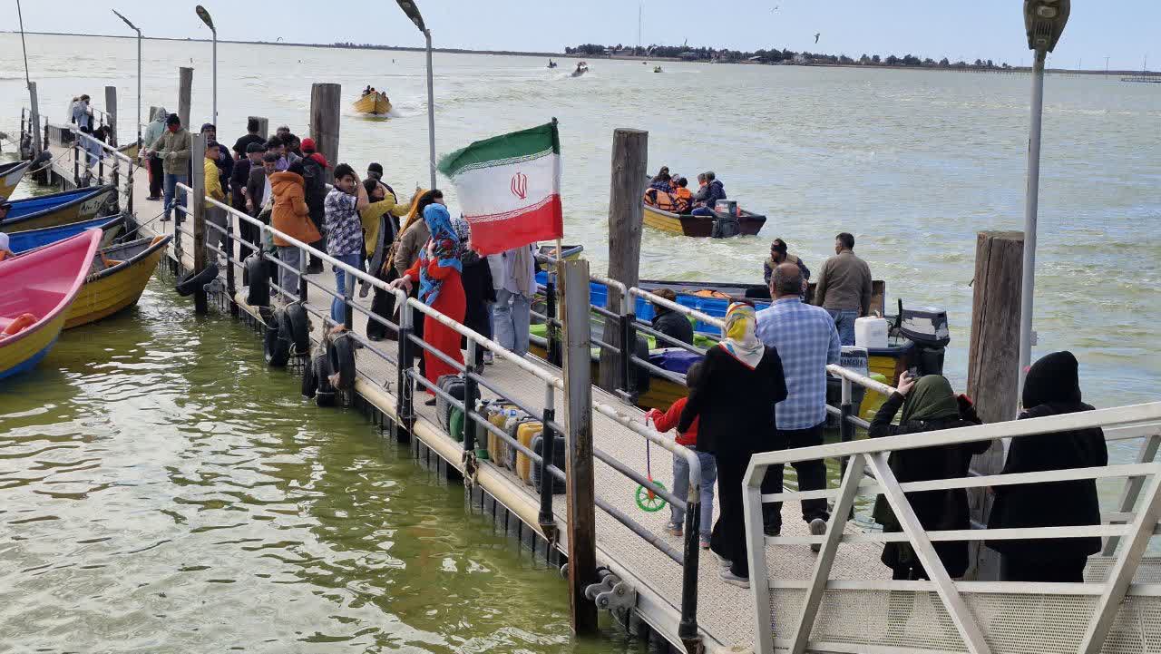 جابجایی بیش از ۳۰۰ هزار گردشگر از اسکله های گلستان