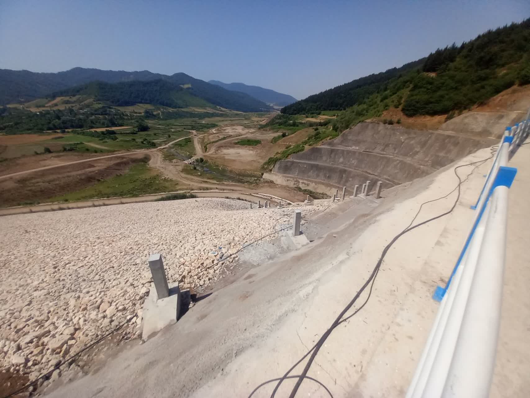 بررسی مشکلات اجرایی این سد نرماب در بازدید بازرس کل استان گلستان